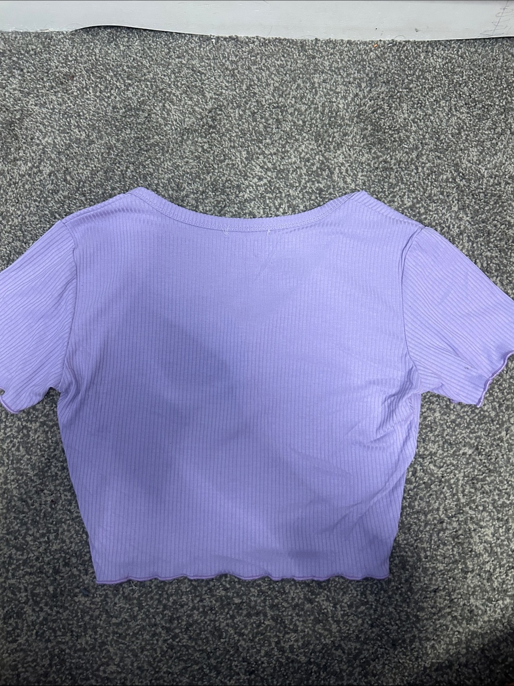 ROMWE Lilac Ribbed Button Crop Top - Picture 3 of 3